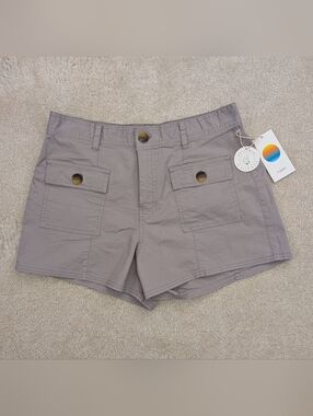 NWT Vuori gray shorts large